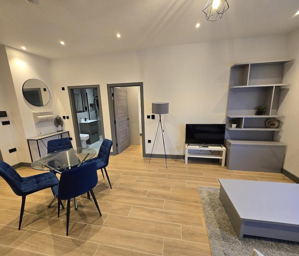 Finchley Perfect 1-Bed - Work & Leisure Room Type - Deluxe Apartment, City View