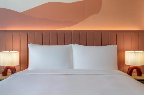 YAS PLAZA CIRCUIT by IHG - Theme Park Access Room Type - Family Suite with Plaza View - Theme Park Access YAS PLAZA CIRCUIT by IHG - Theme Park Access Room Type - Family Suite with Plaza View - Theme Park Access