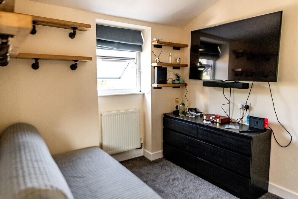 82A Dalston Lane Terrace Room Type - Premium Double Room