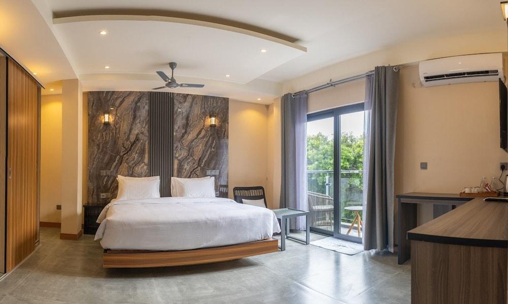 AIG Grand Room Type - Double Room, Balcony, Ocean View