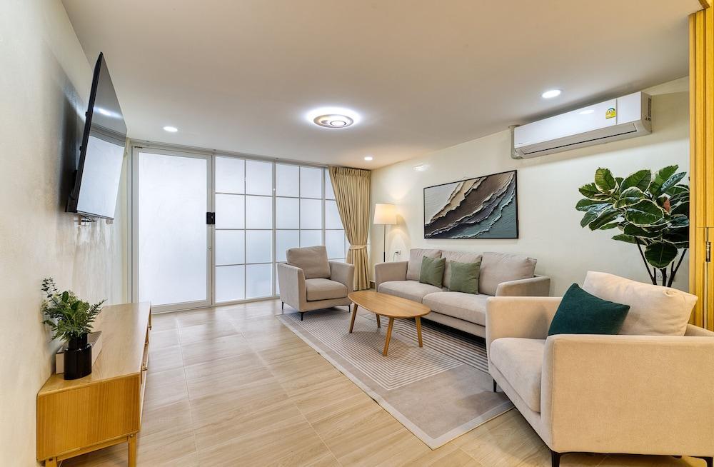AB House Room Type - Four-Bedroom Apartment with Kitchen AB House Room Type - Four-Bedroom Apartment with Kitchen
