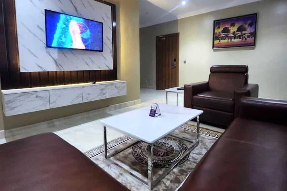 Atlantic Palms Suites Room Type - Deluxe Suite, Multiple Beds, Refrigerator