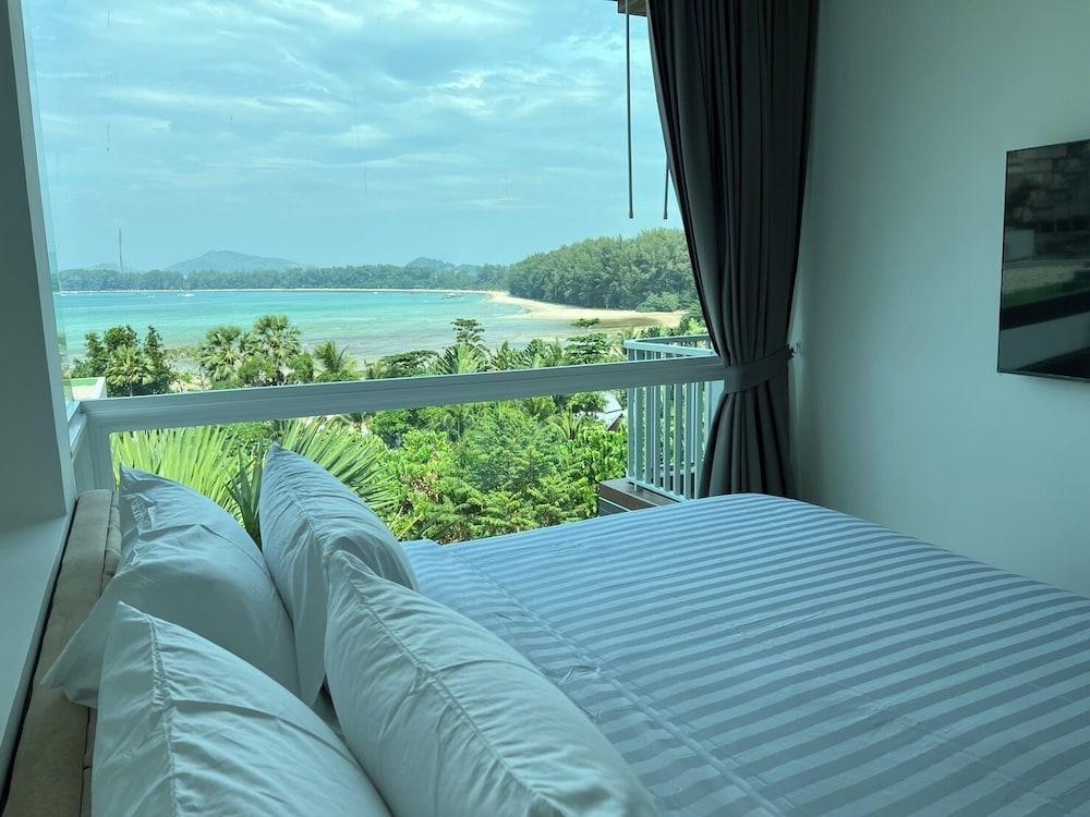 Beachfront Bliss at Naiyang by ALPHATEL Room Type - Premium Suite, 2 Bedrooms, Sea View