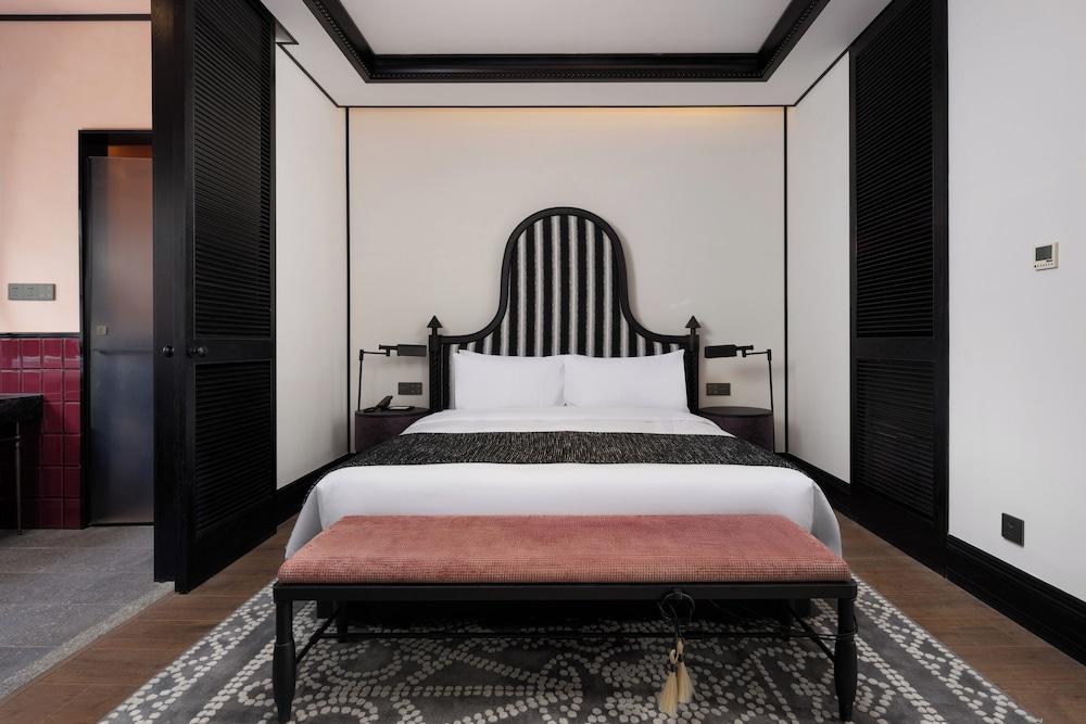Blossom Manoir Lujiazui Room Type - Standard Double Room, 1 Queen Bed, City View Blossom Manoir Lujiazui Room Type - Standard Double Room, 1 Queen Bed, City View