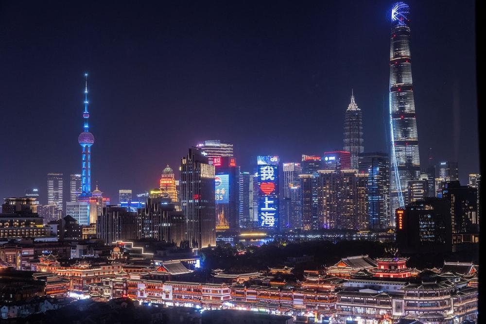 Book and Bed - Shanghai Room Type - Senior Apartment, 6 Bedrooms, Bathtub, City View