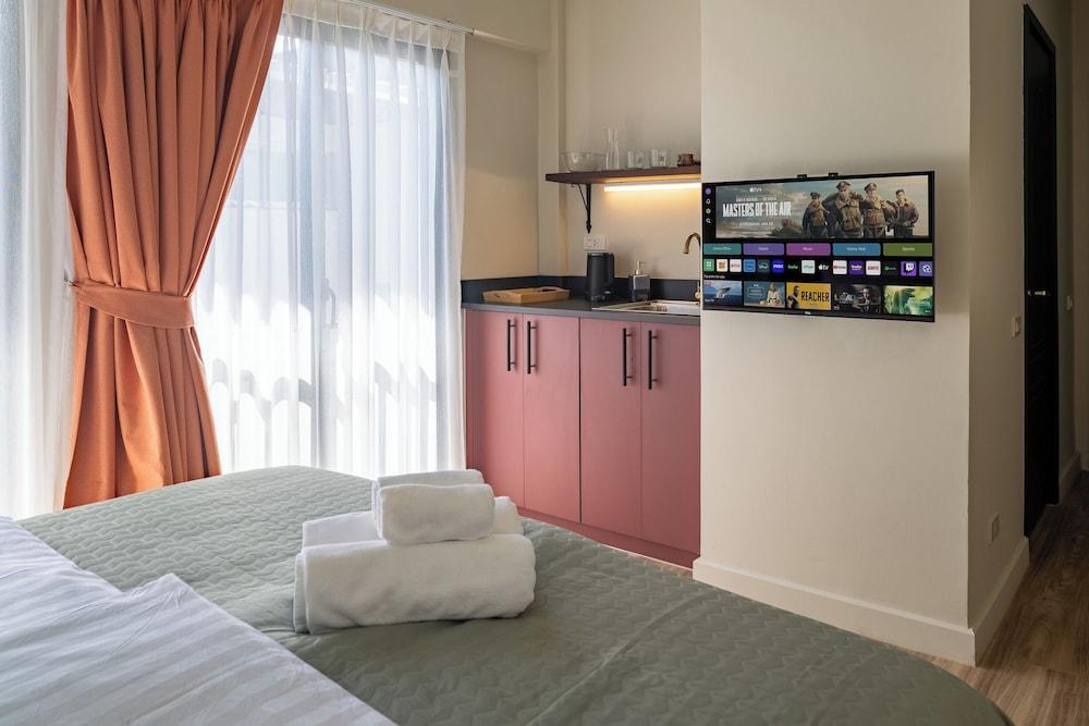 Boutique Hotel Axis.Bangkok Room Type - Standard Double or Twin Room, 1 Bedroom, Kitchenette, Courtyard View Boutique Hotel Axis.Bangkok Room Type - Standard Double or Twin Room, 1 Bedroom, Kitchenette, Courtyard View