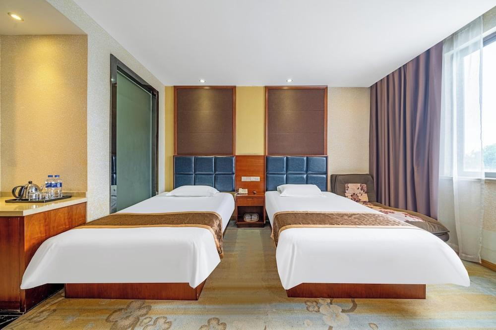 Boai Hotel International Hotel - Tap to explore photos