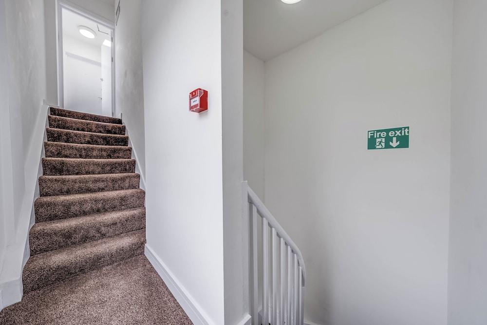Camberwell High Spec 6-Studio Unit Block - Tap to explore photos