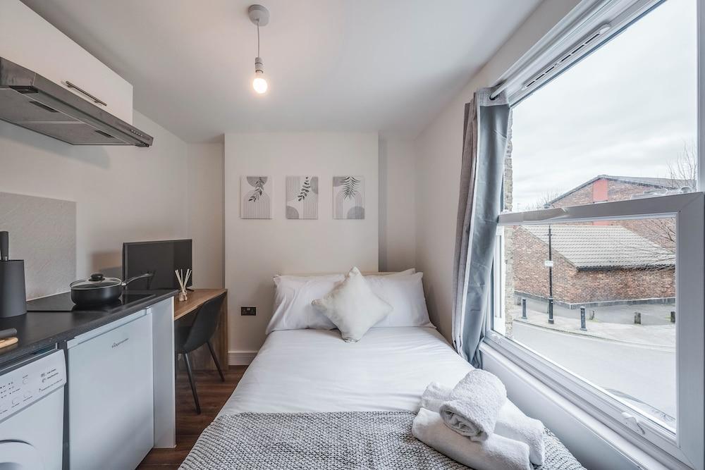 Camberwell High Spec 6-Studio Unit Block - Tap to explore photos