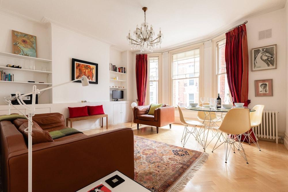 Bury Place by Onefinestay
