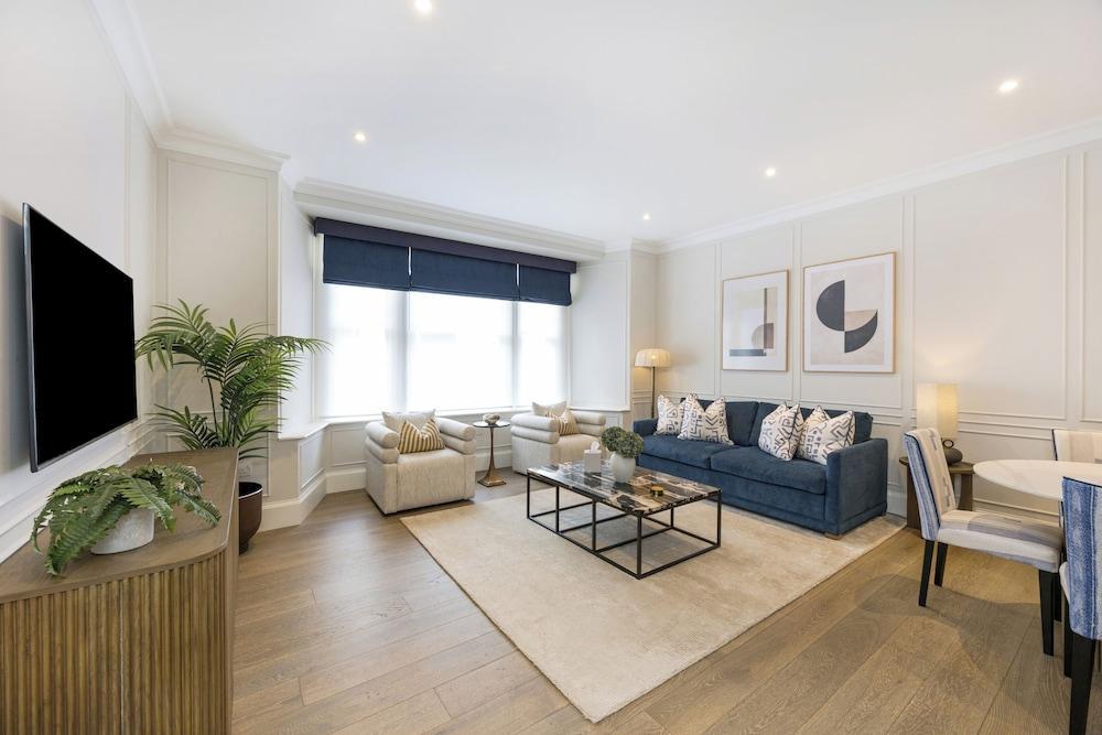 Buckingham & Lloyds Knightsbridge Room Type - Deluxe Apartment, 1 Bedroom
