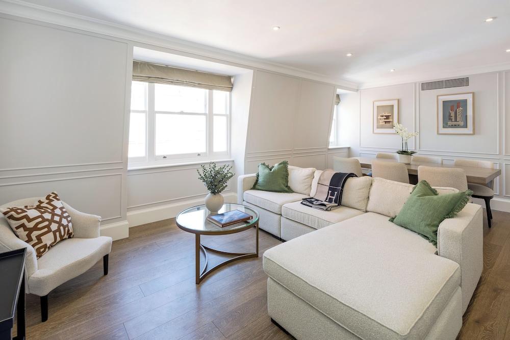 Buckingham & Lloyds Knightsbridge Room Type - Deluxe Apartment, 3 Bedrooms, City View Buckingham & Lloyds Knightsbridge Room Type - Deluxe Apartment, 3 Bedrooms, City View