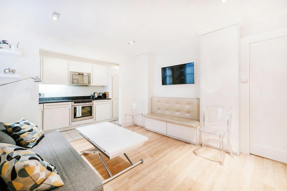 Central Ldn - 1-bed Apt - Sleeps 4 - Wifi - Tap to explore photos