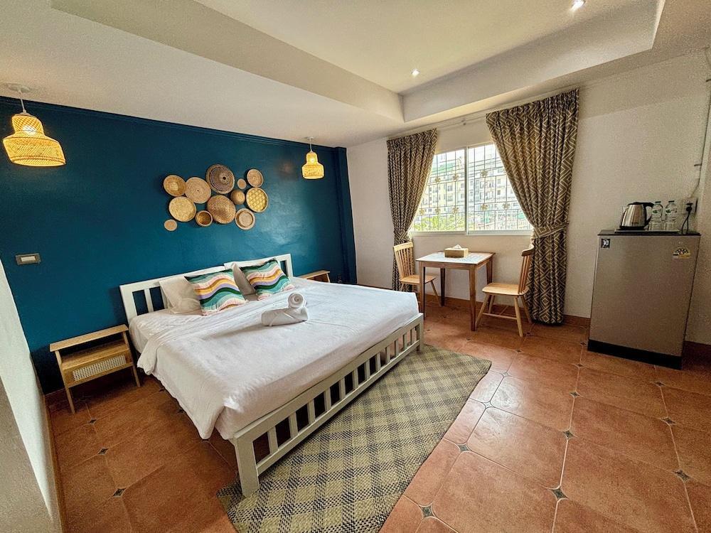 Charm Hostel at Jomtien - Tap to explore photos