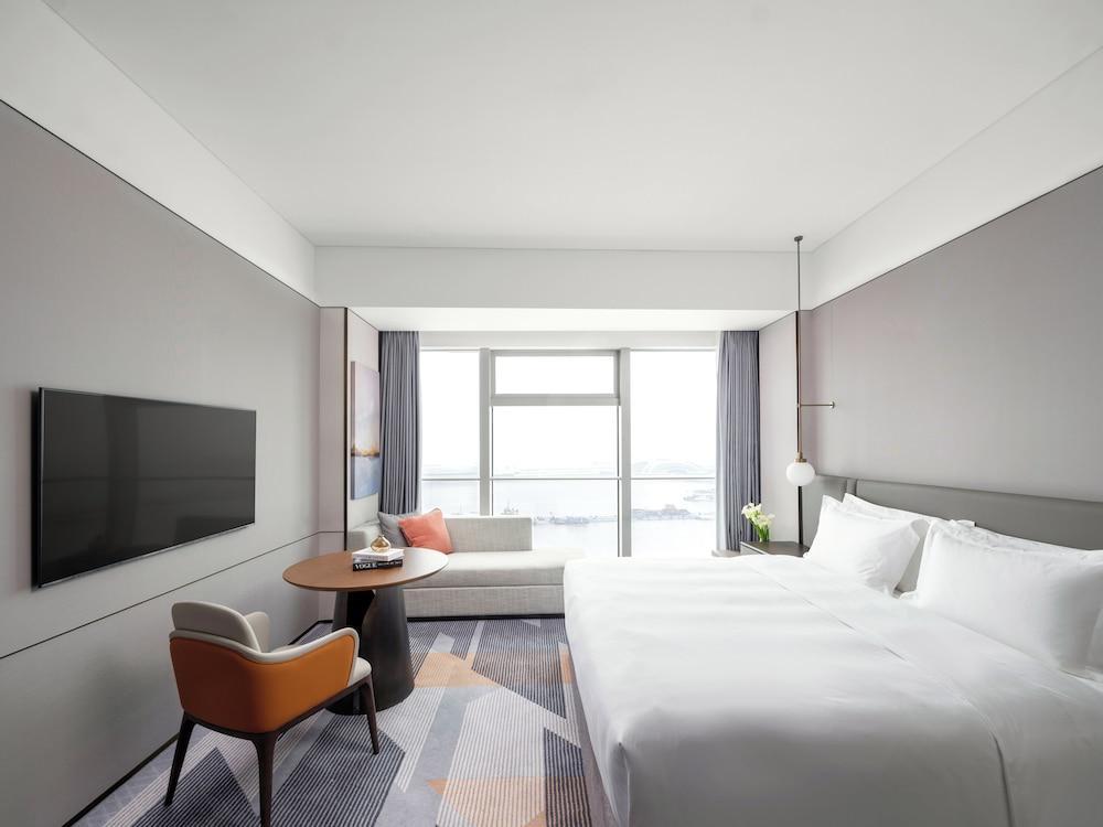 Cordis Shanghai Seaworld Room Type - Deluxe Room, 1 King Bed, River View Cordis Shanghai Seaworld Room Type - Deluxe Room, 1 King Bed, River View