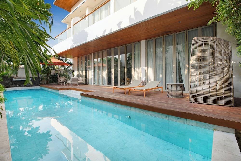 Elite Atoll Luxury Villas Phuket - Tap to explore photos