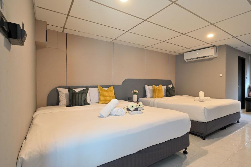 Floton Bangkok Hotel Room Type - Family Room