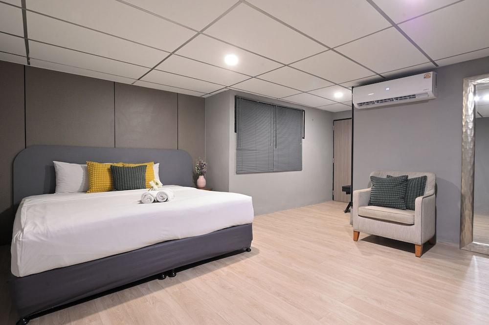 Floton Bangkok Hotel Room Type - 2 Bedroom Deluxe