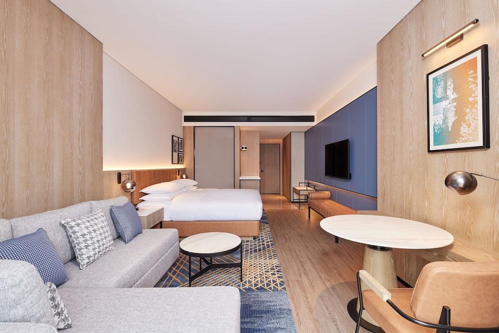Four Points By Sheraton Shanghai Fengjing Room Type - Superior Room, 1 King Bed