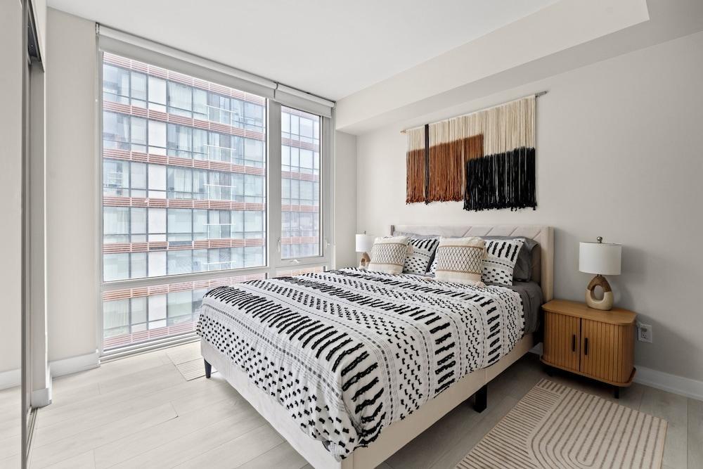 Teahouse Condos in Downtown Toronto Room Type - Exclusive Apartment, 2 Bedrooms, Kitchen, City View