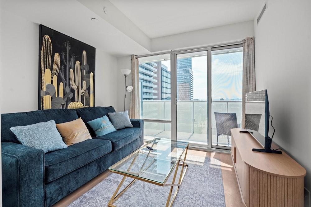 Teahouse Condos in Downtown Toronto Room Type - Superior Apartment, 1 Bedroom, City View