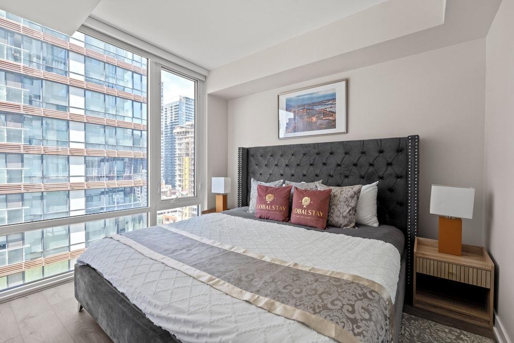 Teahouse Condos in Downtown Toronto Room Type - Panoramic Apartment, 1 Bedroom, Kitchen, City View