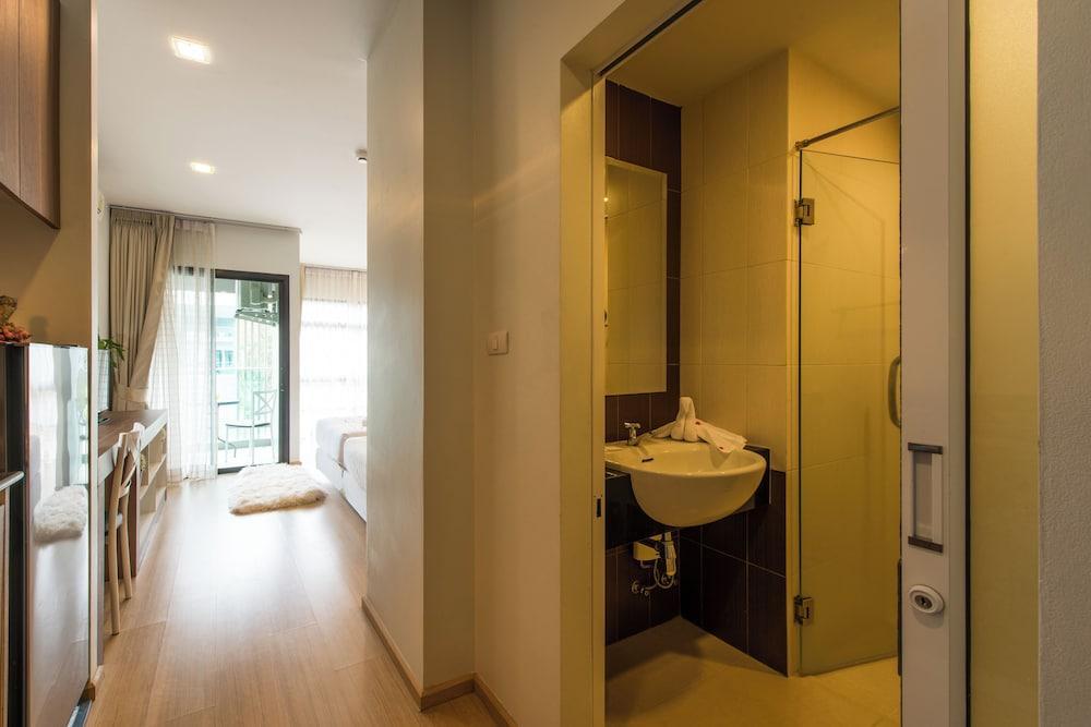 Golden Manora Hotel Bangtao Beach - Tap to explore photos