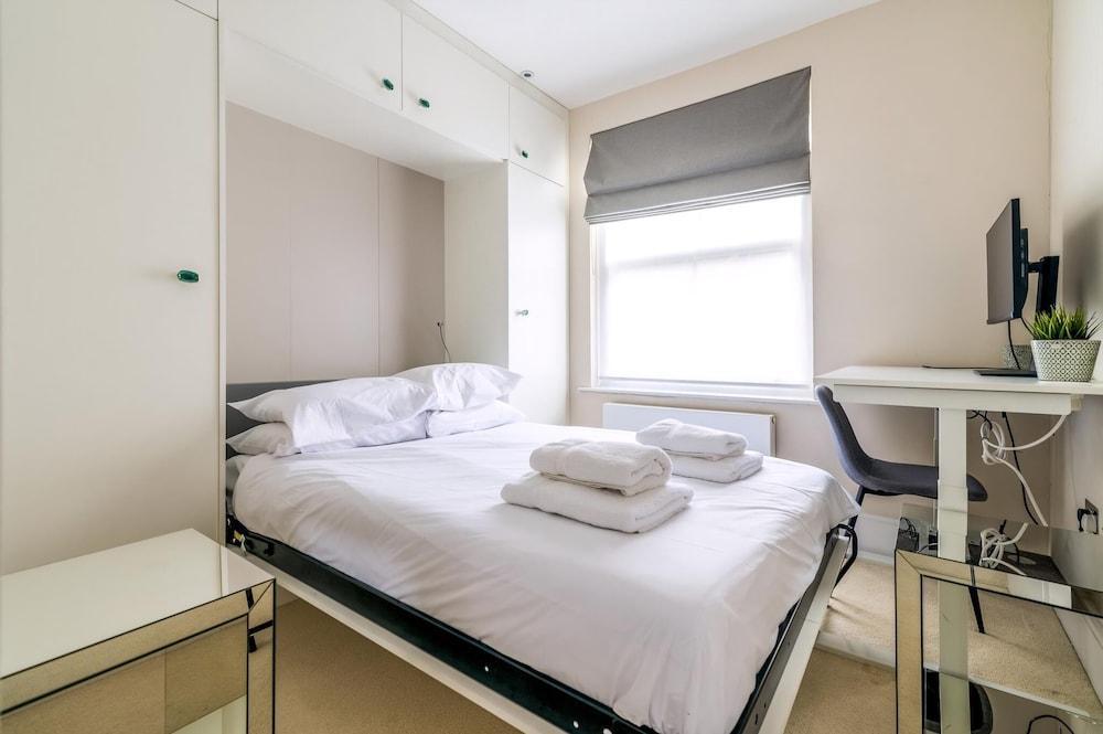 Gorgeous Hampstead Flat - Tap to explore photos