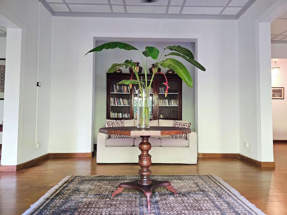 Havelock Place Bungalow - Tap to explore photos