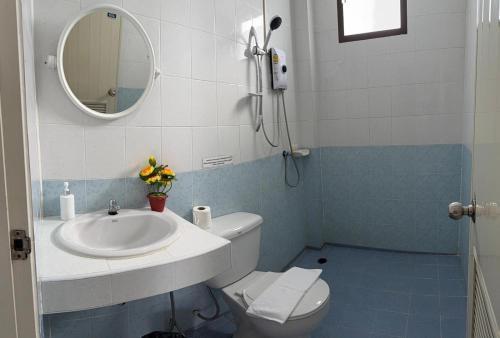 Heaven House Restro & Bar Room Type - Deluxe Double Room with Balcony and Sea View Heaven House Restro & Bar Room Type - Deluxe Double Room with Balcony and Sea View