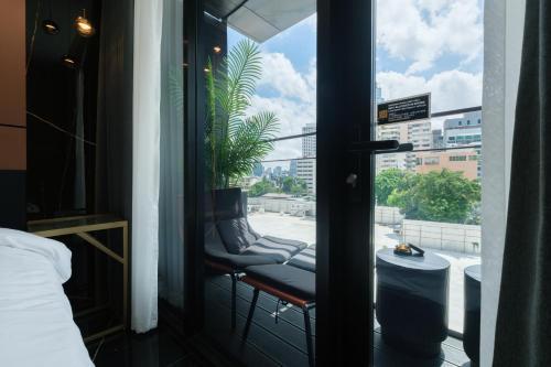 Hotel 433 - Asoke Sukhumvit - Tap to explore photos