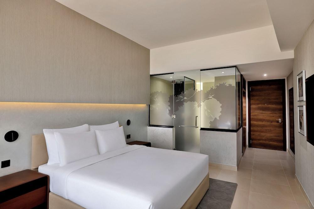 Hotel Local Dubai, Jumeirah Village Triangle, Autograph Collection Room Type - Premium King Room with Soluna Beach Access