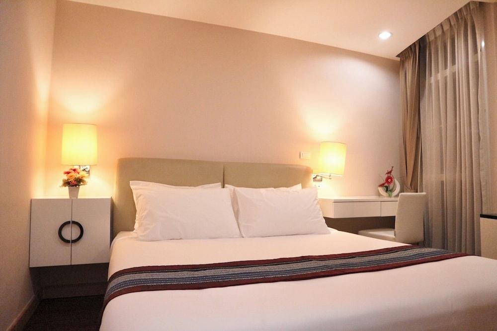 Icon Narindra Suites Hotel - Tap to explore photos