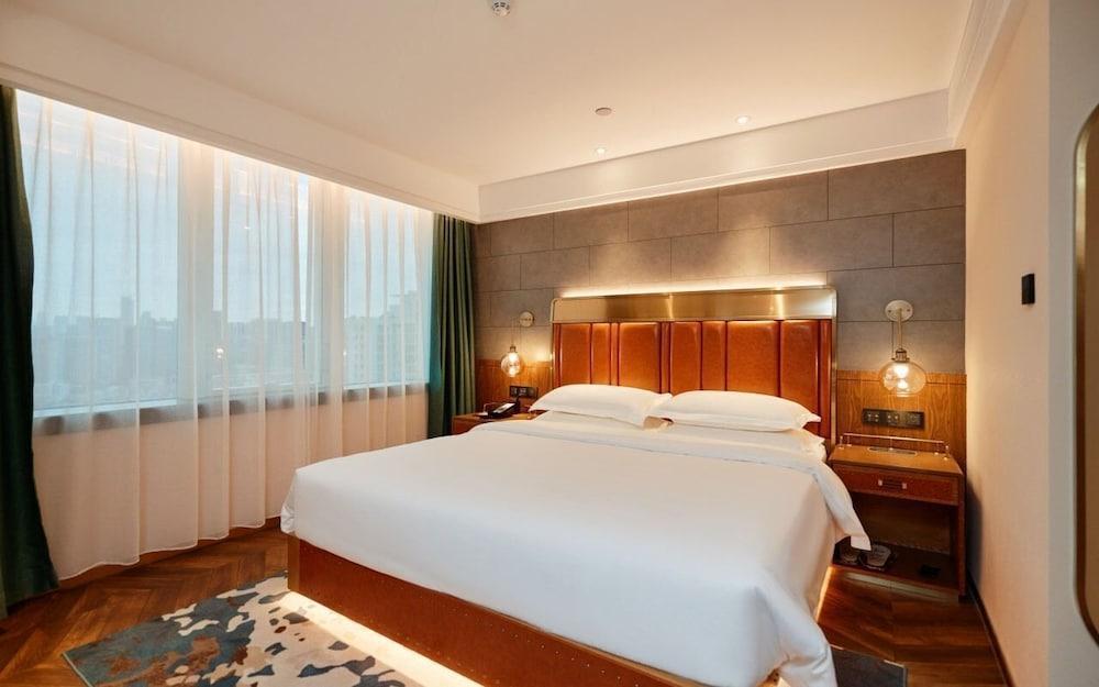 Kaiser Hotel Guangzhou Gangding Metro Room Type - Comfort Double Room, City View