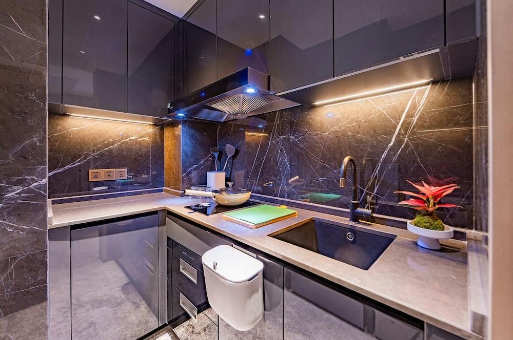 J Residence (Xiancun Metro Station, Zhujiang New Town, Guangzhou) Room Type - Comfort Double Room Single Use, City View