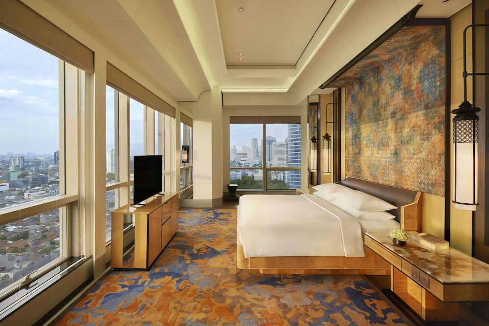 Keraton At The Plaza Room Type - Suite, 1 King Bed