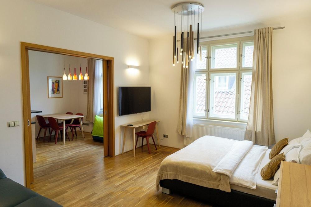 Katerina's Old Town Suite