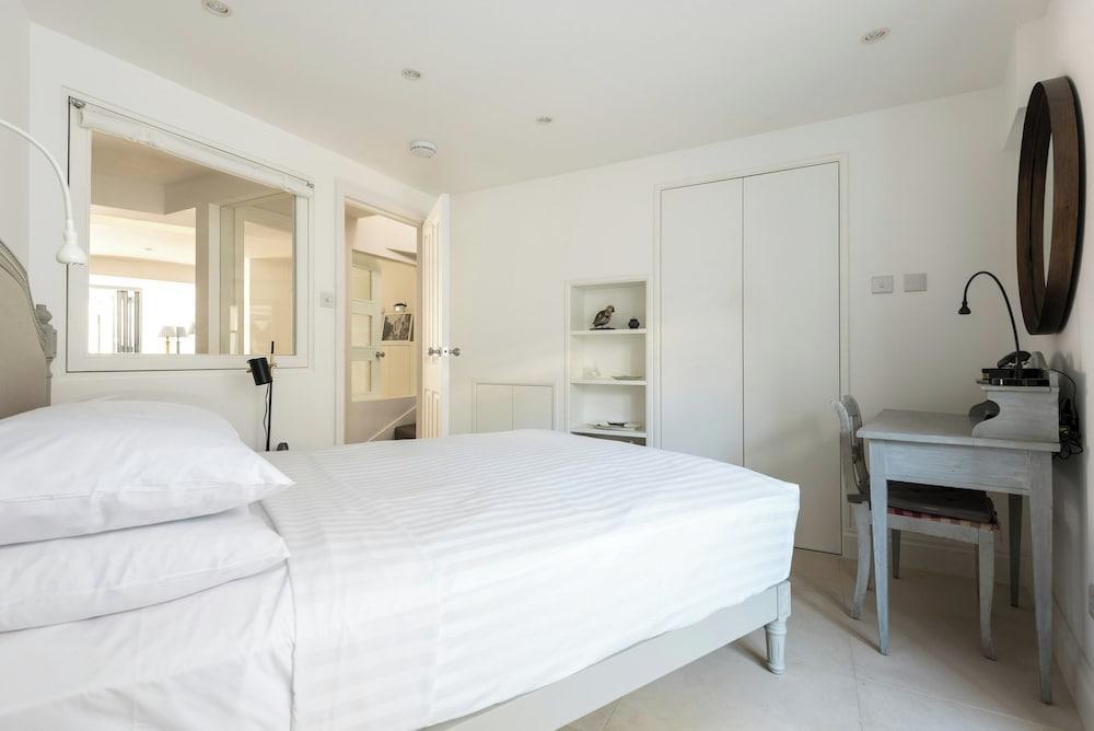 Kennington Road by Onefinestay