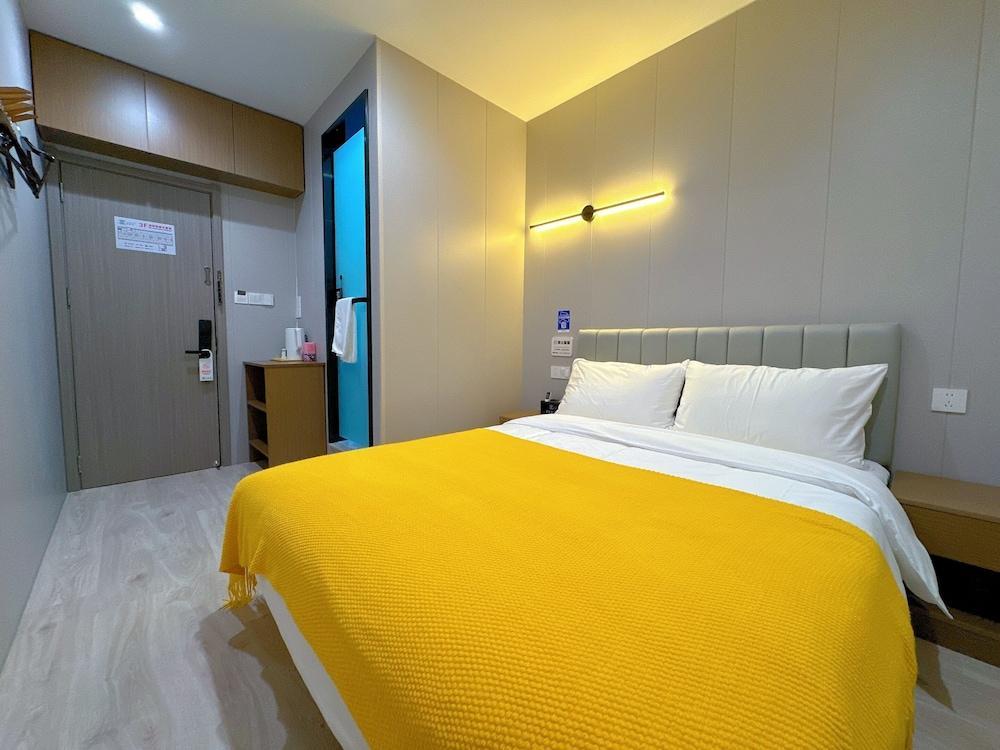 Ketangjian Apartment Hotel Room Type - Basic Double Room, 1 Queen Bed, Non Smoking, Private Bathroom