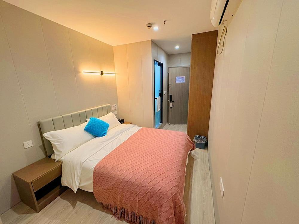 Ketangjian Apartment Hotel Room Type - Classic Double Room, City View