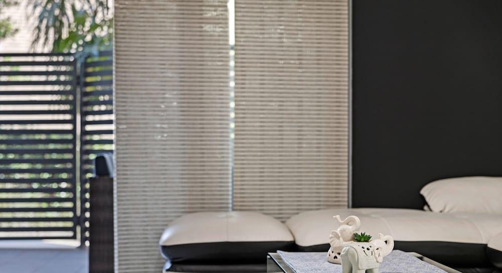 Kozyguru | Ryde | Cosy 2Bed Apt With Private Yard - Tap to explore photos
