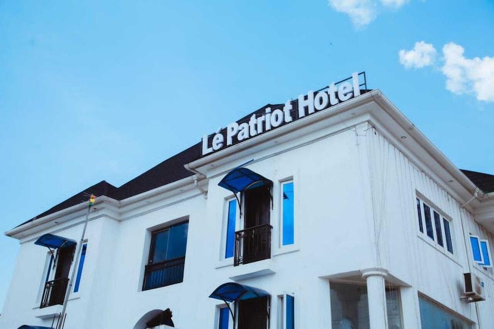 Le Patriot Hotel - Tap to explore photos