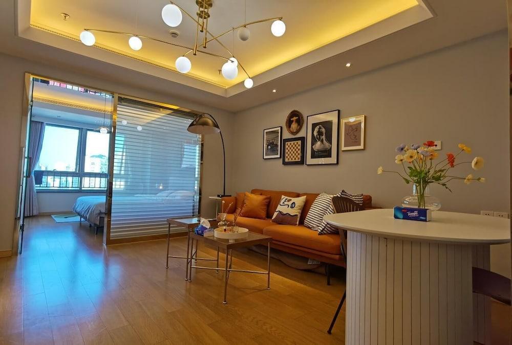 Leleju Boutique Apartment Shanghai Room Type - Classic Suite (904)