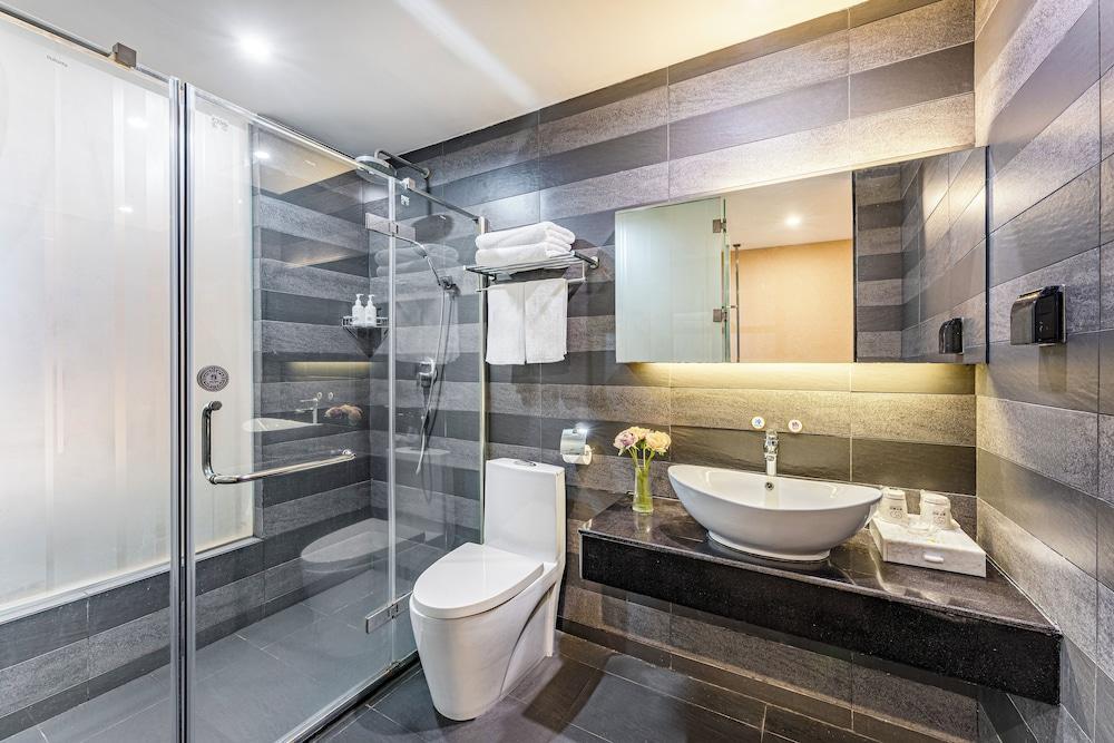 Lemon Breeze Hotel Room Type - Business Double Room, Multiple Beds, City View