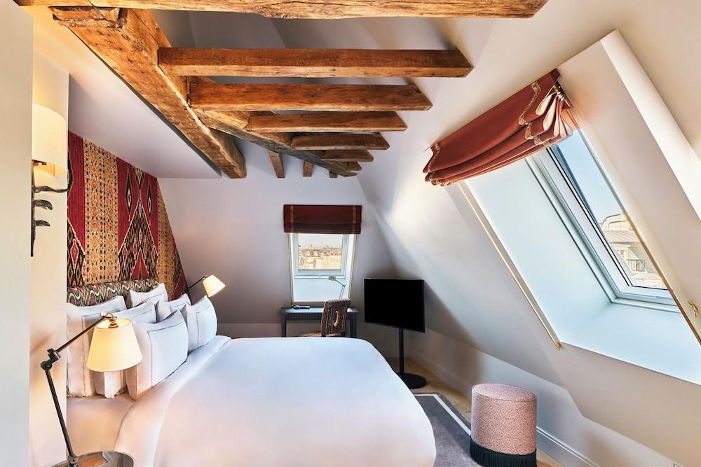 Maison Barrière Vendôme Room Type - Deluxe Room, 1 King Bed, City View (Marguerite Yourcenar Room) Maison Barrière Vendôme Room Type - Deluxe Room, 1 King Bed, City View (Marguerite Yourcenar Room)