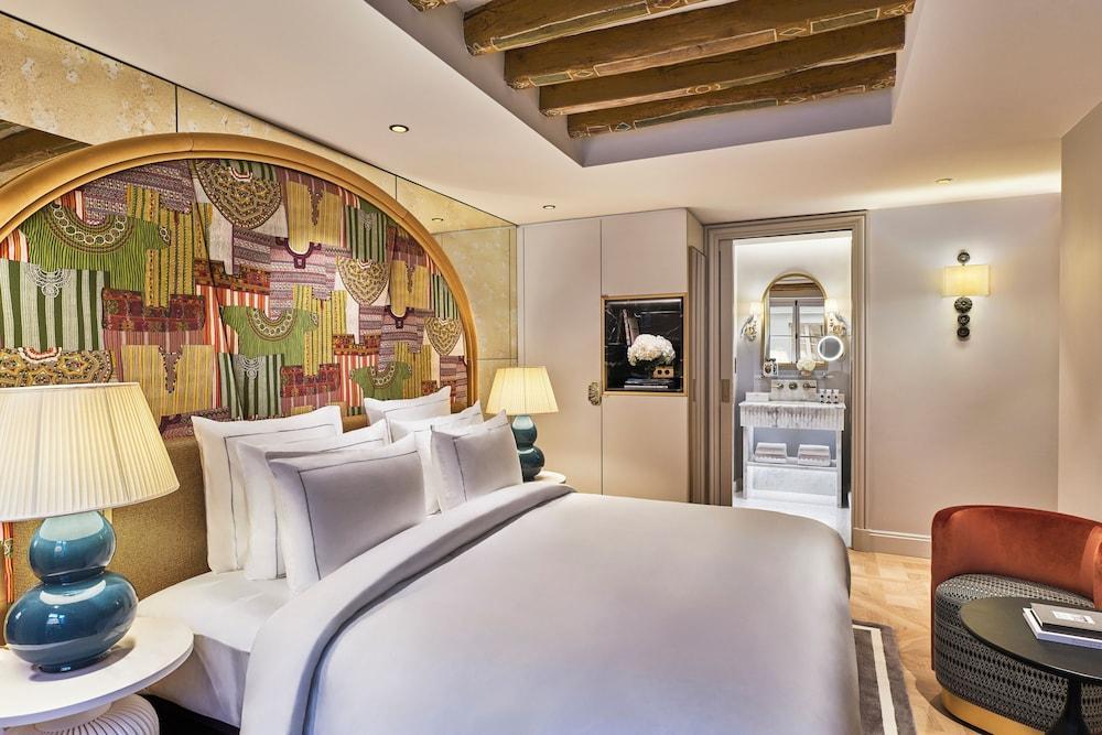 Maison Barrière Vendôme Room Type - Deluxe Room, 1 King Bed, Courtyard View (Courtyard Room) Maison Barrière Vendôme Room Type - Deluxe Room, 1 King Bed, Courtyard View (Courtyard Room)