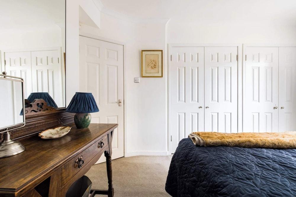Mayfair W/ac 3-bed-5guests Berkeley Square - Tap to explore photos