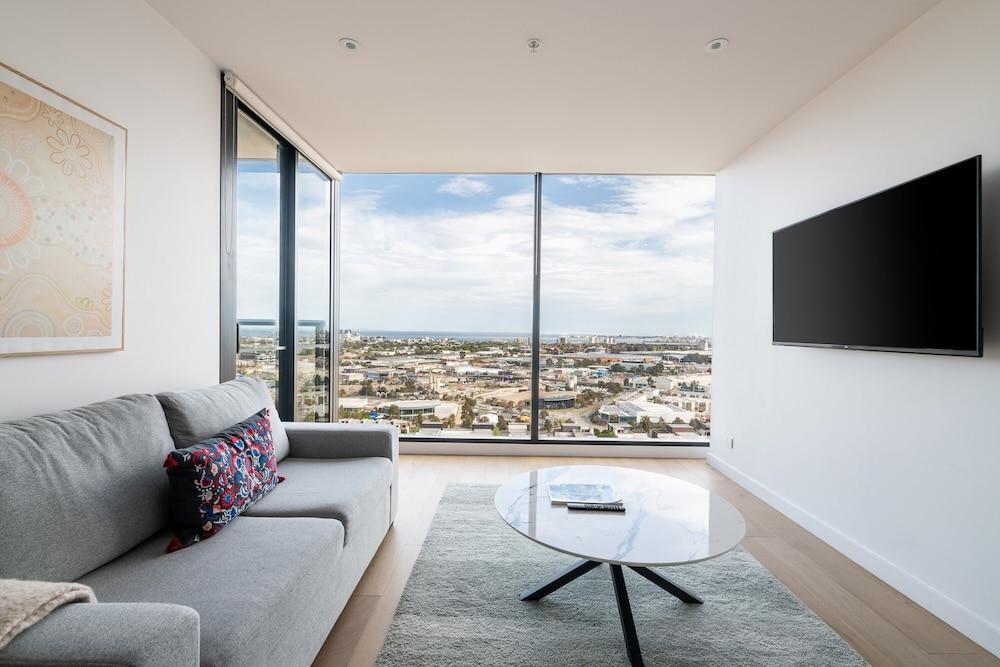 Melbourne Corporate Stays – Docklands Waterfront - Tap to explore photos