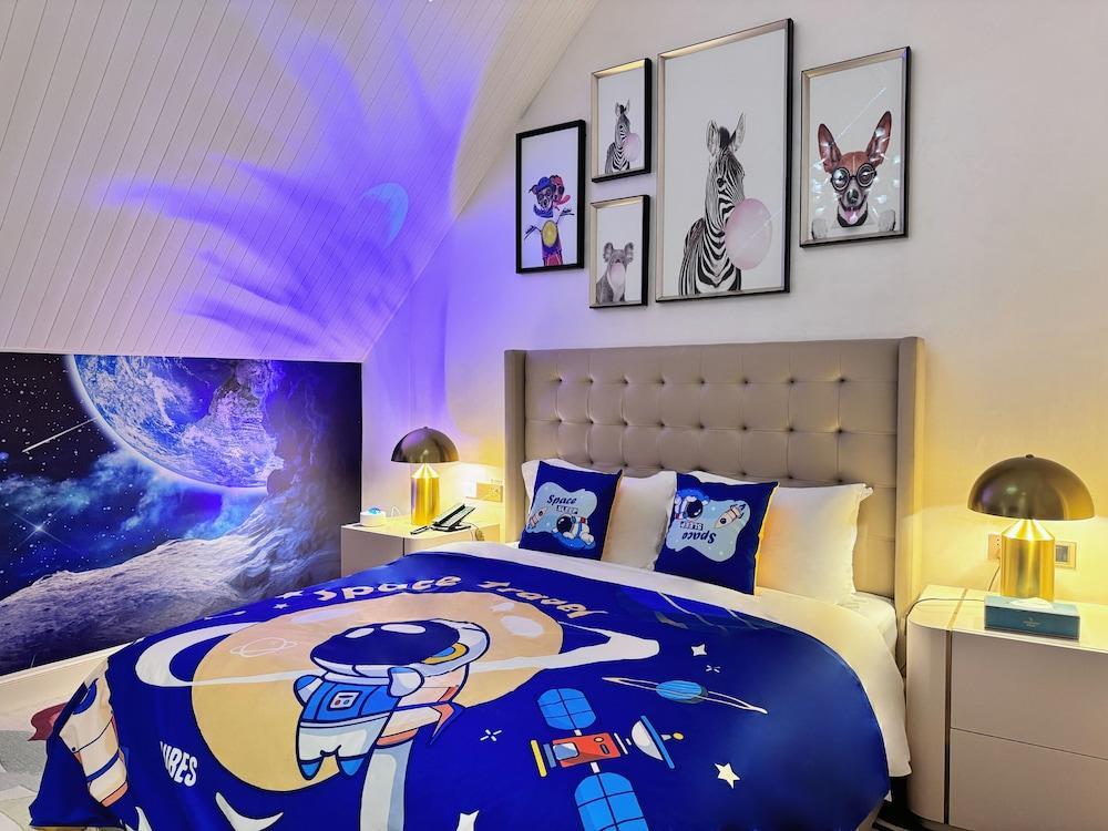 NARADA RESORT SHANGHAI  HOTEL Disney Store Room Type - Exclusive Quadruple Room, Non Smoking