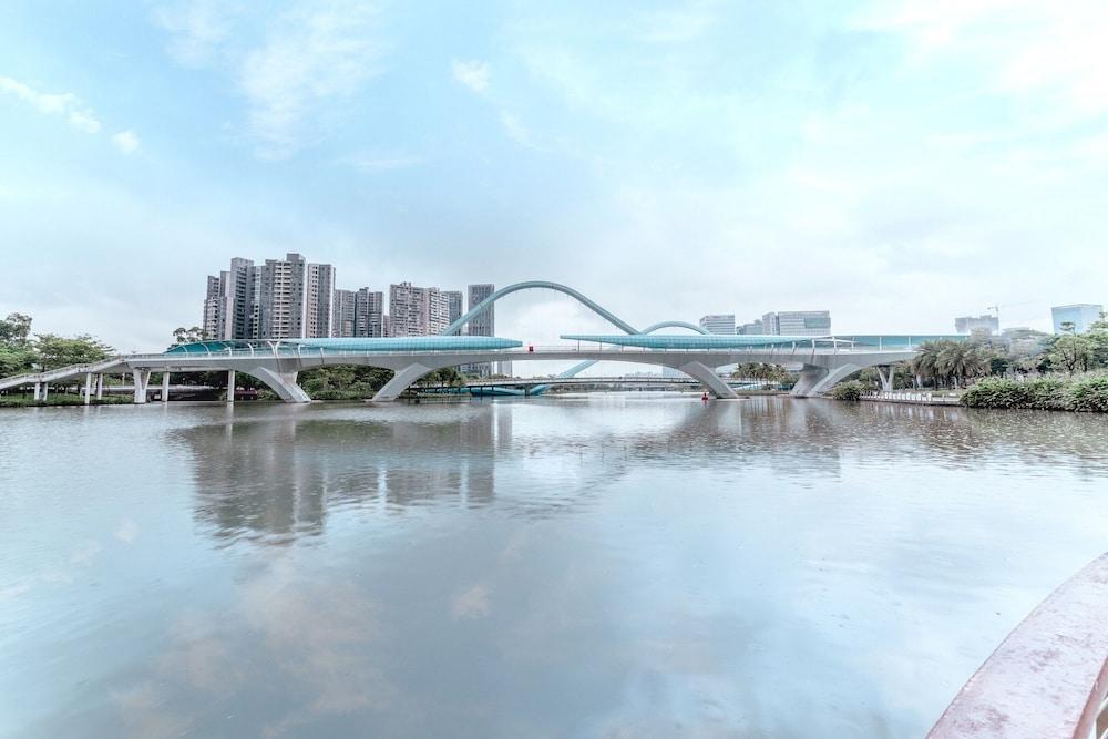 Modern Space Hotel Guangzhou Nansha Line4 STN - Tap to explore photos